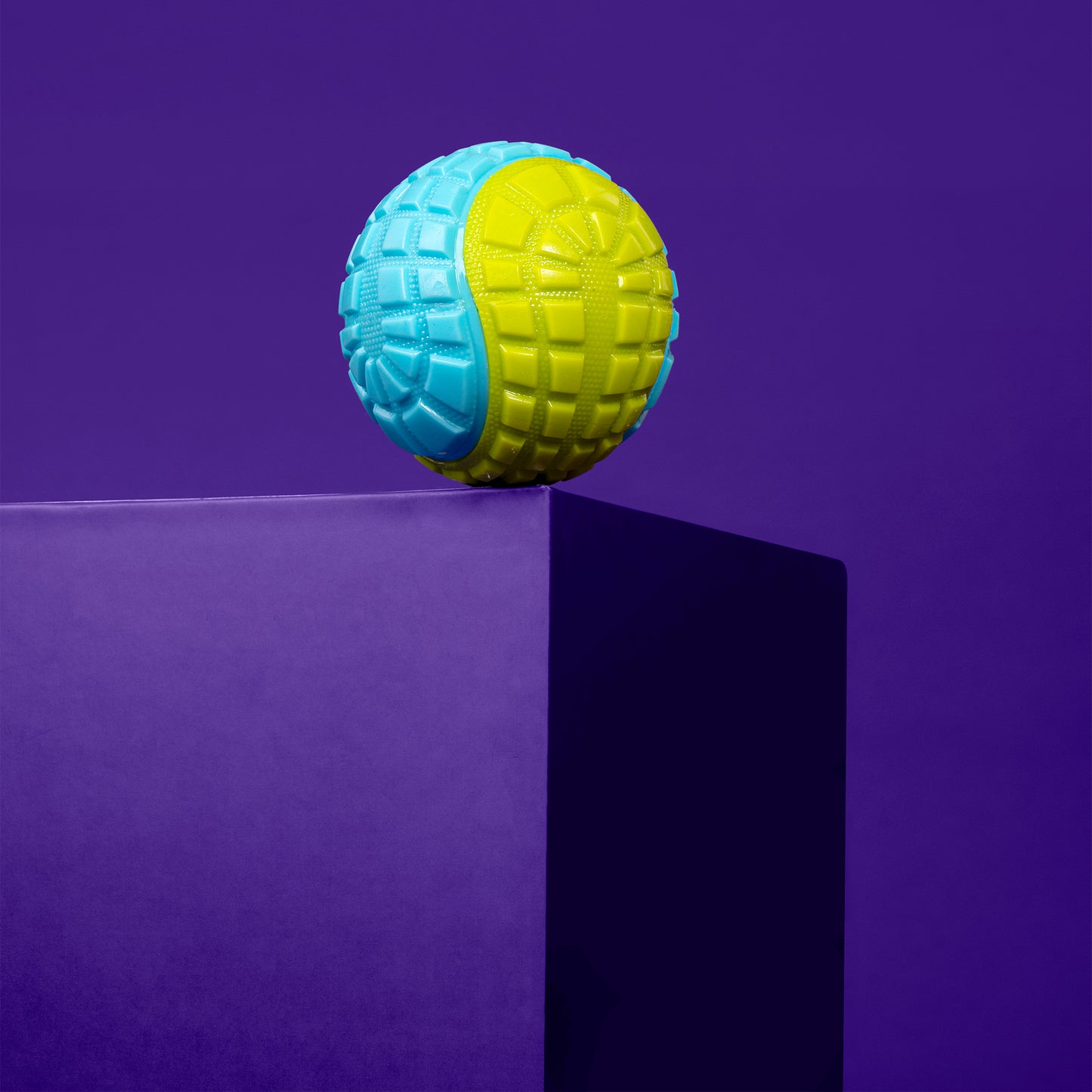 Dash Dog Squeaky Serve Tennis Ball Fetch Toy For Dog - Blue & Green