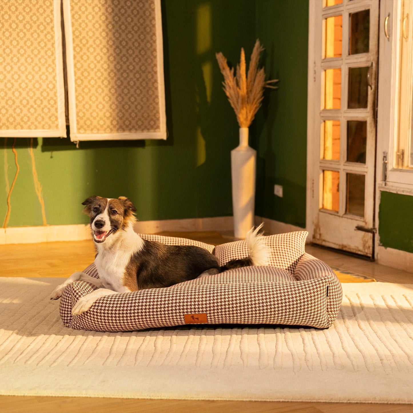 HUFT Cookie Houndstooth Lounger Bed For Dog - Brown