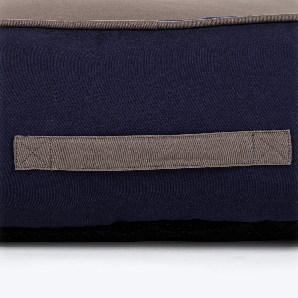 HUFT Giraffe Classic Lounger Bed For Dog - Grey & Navy