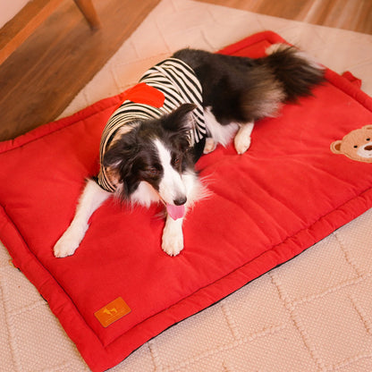 HUFT Snuggle Bear Mat For Dog - Red