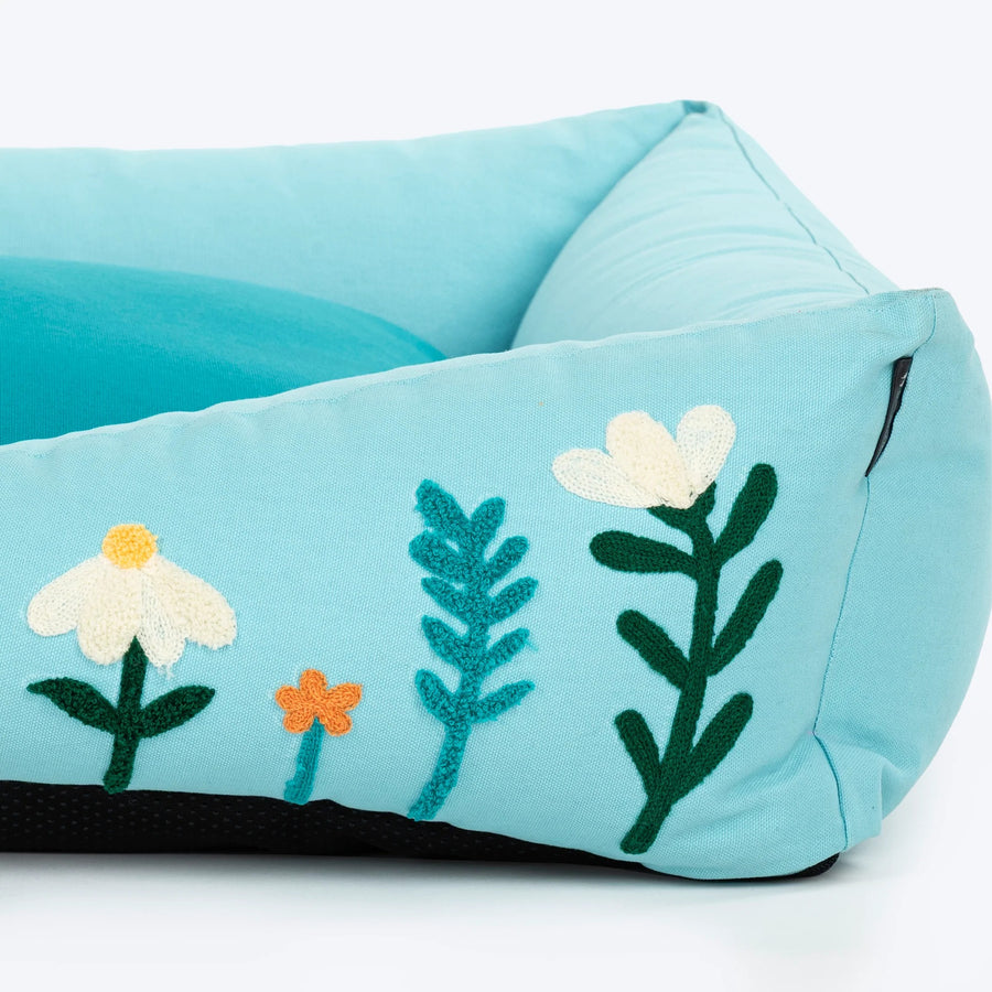 HUFT Gardenia Lounger Bed For Dog - Ice Blue