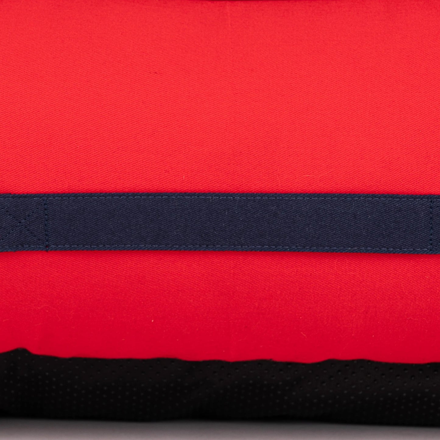 HUFT Ellie Classic Lounger Bed For Dog - Red & Navy