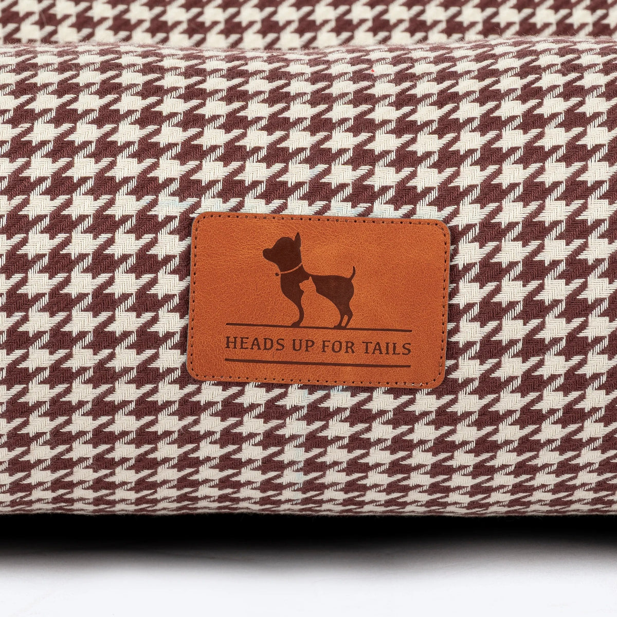 HUFT Cookie Houndstooth Lounger Bed For Dog - Brown
