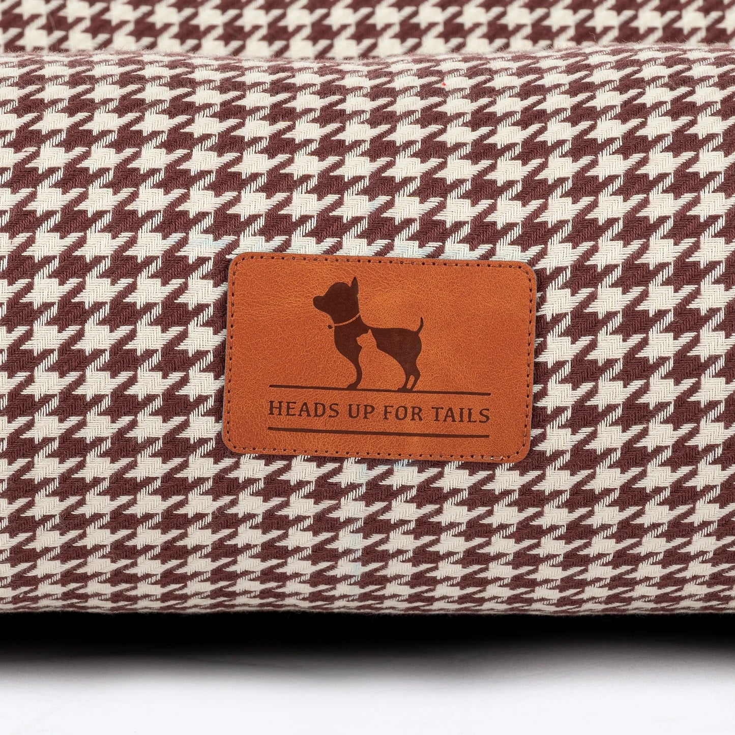 HUFT Cookie Houndstooth Lounger Bed For Dog - Brown
